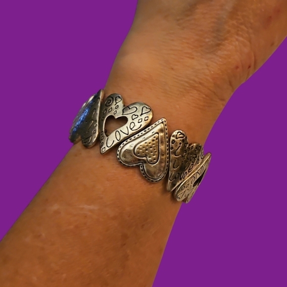 Metal Heart Love Coquette Stretch Bracelet - Picture 1 of 4